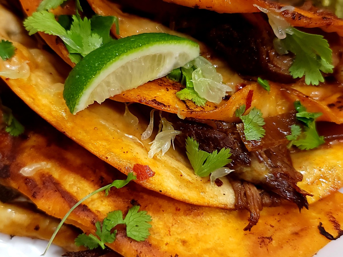 Keto Beef Birria Tacos&nbsp;w/Consome